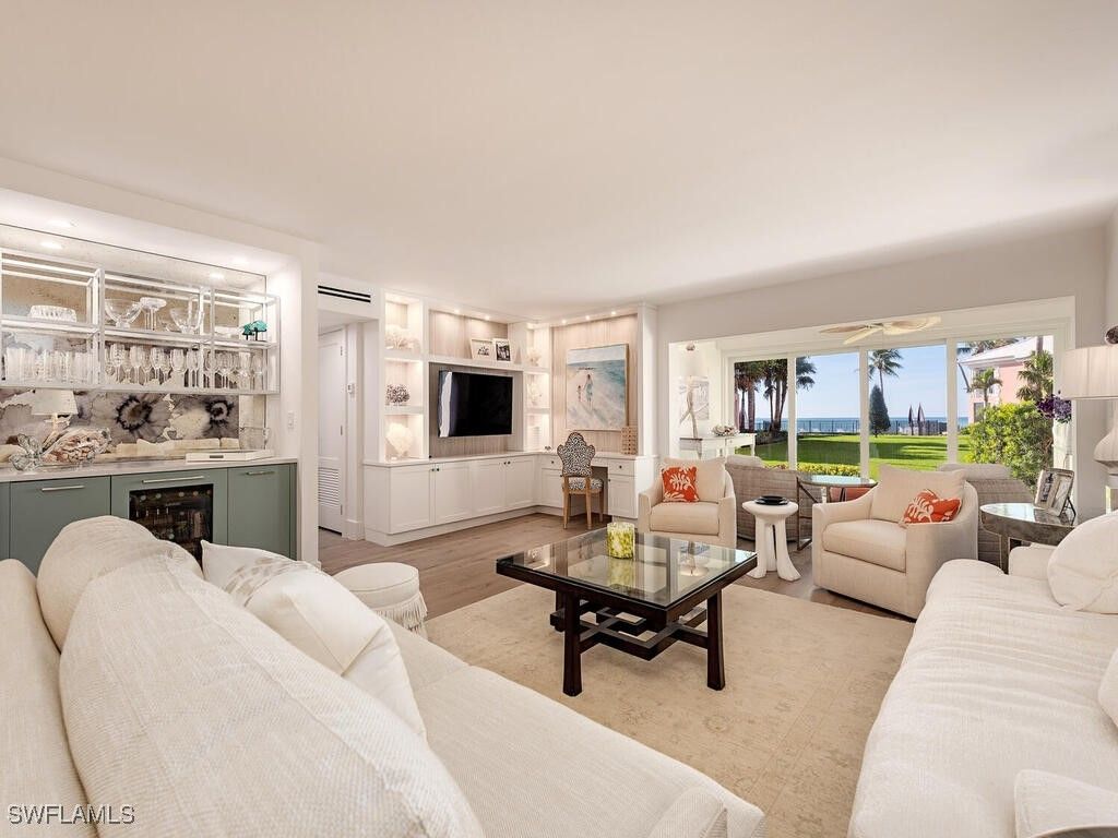 2401 Gulf Shore BLVD N 11, Naples, FL 34103