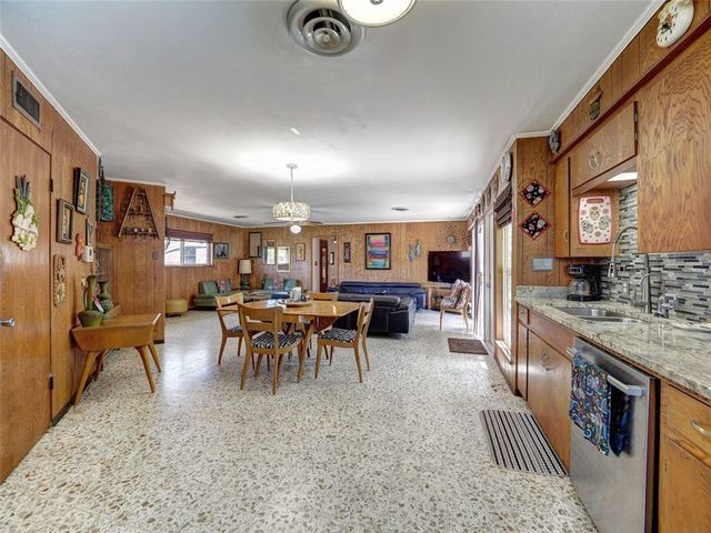 202 Sunset, Ingleside, TX 78362