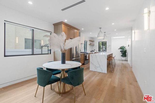 2911 S Rimpau Boulevard, Los Angeles, CA 90016