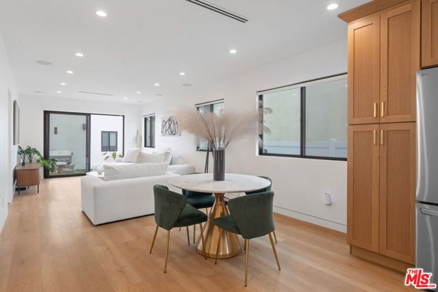 2911 S Rimpau Boulevard, Los Angeles, CA 90016