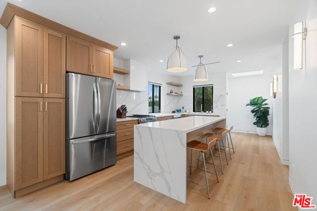 2911 S Rimpau Boulevard, Los Angeles, CA 90016