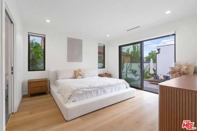 2911 S Rimpau Boulevard, Los Angeles, CA 90016