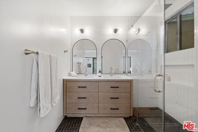 2911 S Rimpau Boulevard, Los Angeles, CA 90016