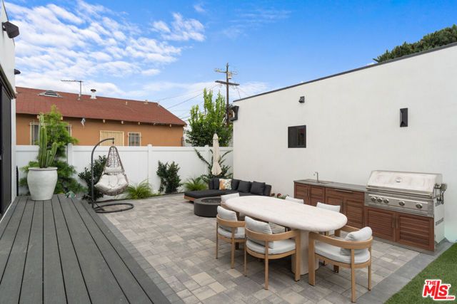 2911 S Rimpau Boulevard, Los Angeles, CA 90016