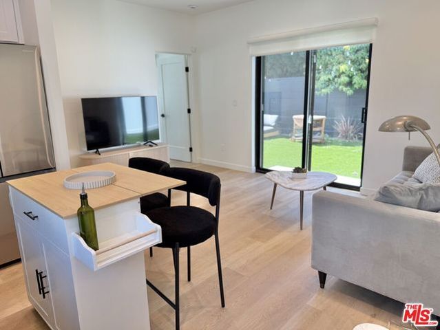 2911 S Rimpau Boulevard, Los Angeles, CA 90016