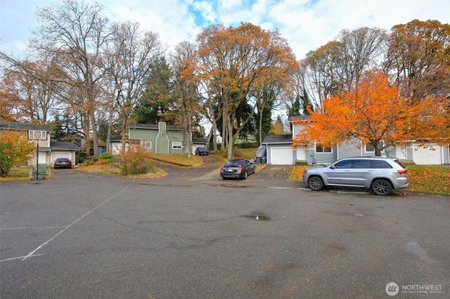 10615 - 10617 10th Avenue Ct S, Tacoma, WA 98444