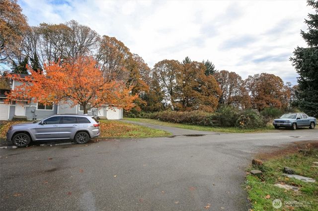 10615 - 10617 10th Avenue Ct S, Tacoma, WA 98444