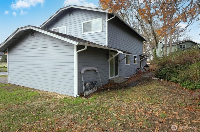 10615 - 10617 10th Avenue Ct S, Tacoma, WA 98444