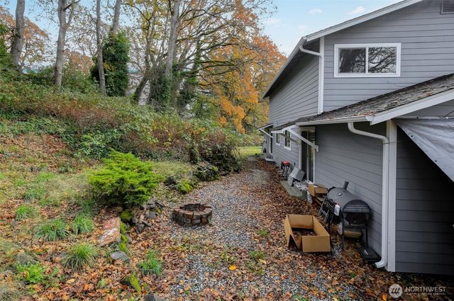 10615 - 10617 10th Avenue Ct S, Tacoma, WA 98444