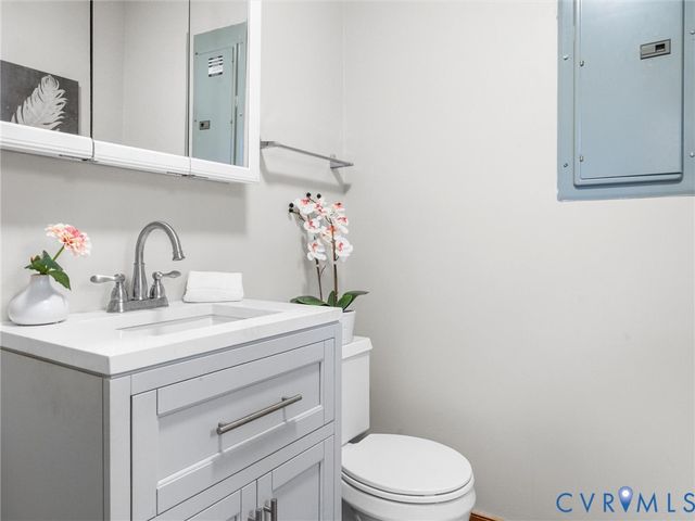 1742 Reams Rd, Powhatan, VA 23139