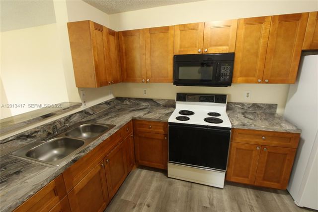 11211 W Atlantic Blvd 308, Coral Springs, FL 33071