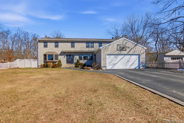 741 10th Street, Islip Terrace, NY 11752