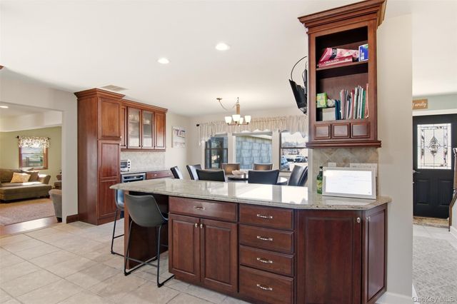 741 10th Street, Islip Terrace, NY 11752