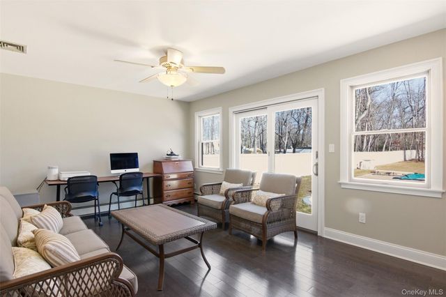 741 10th Street, Islip Terrace, NY 11752