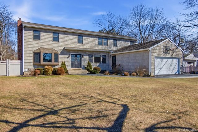 741 10th Street, Islip Terrace, NY 11752