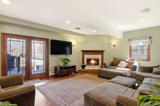 741 10th Street, Islip Terrace, NY 11752