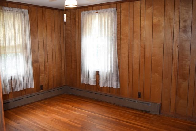 73 Jette St, Swansea, MA 02777