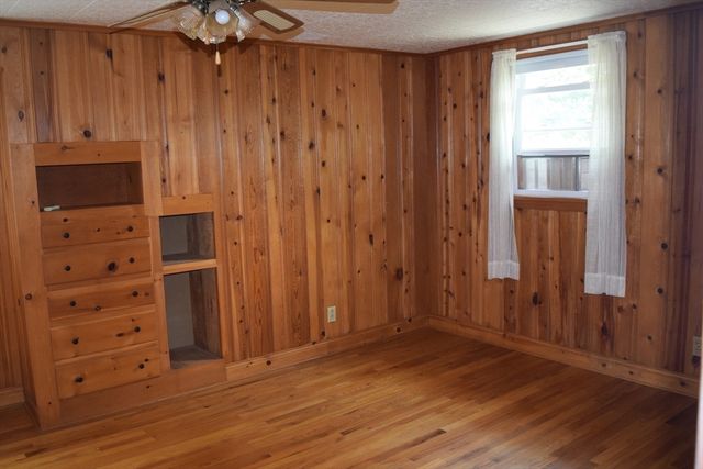 73 Jette St, Swansea, MA 02777