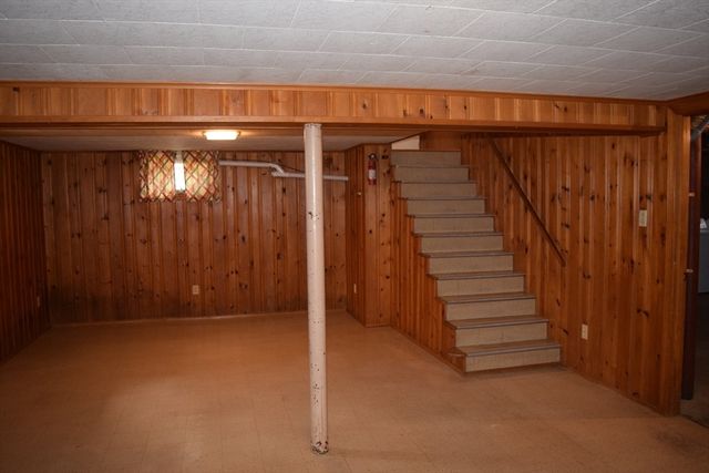 73 Jette St, Swansea, MA 02777