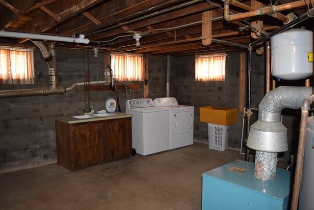73 Jette St, Swansea, MA 02777