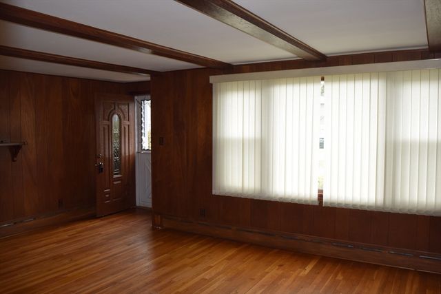 73 Jette St, Swansea, MA 02777