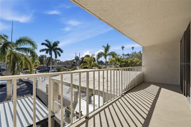 500 N OSCEOLA AVENUE 211, Clearwater, FL 33755