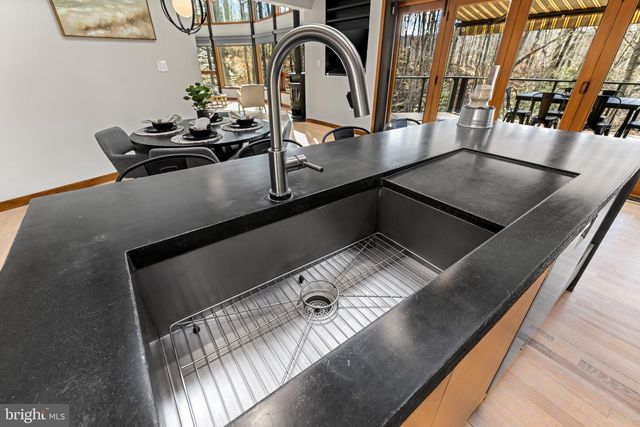 1840 SHORE DR, Annapolis, MD 21401