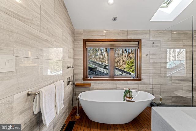 1840 SHORE DR, Annapolis, MD 21401