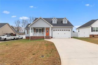 114 Brooke Ridge Drive, Thomasville, NC 27360