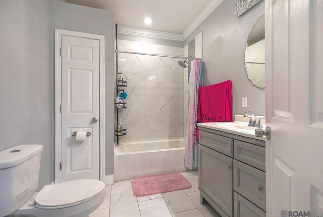 8227 Oak View Dr, Baton Rouge, LA 70814