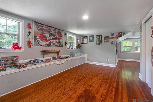 8227 Oak View Dr, Baton Rouge, LA 70814