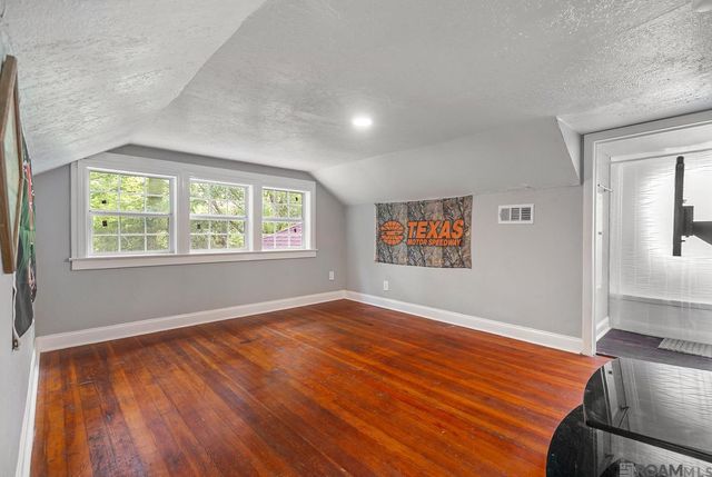 8227 Oak View Dr, Baton Rouge, LA 70814
