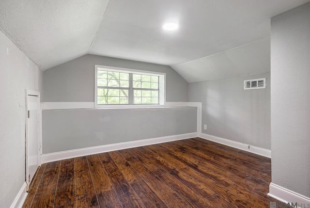 8227 Oak View Dr, Baton Rouge, LA 70814
