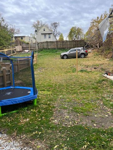 748 Eastern Avenue, Schenectady, NY 12308