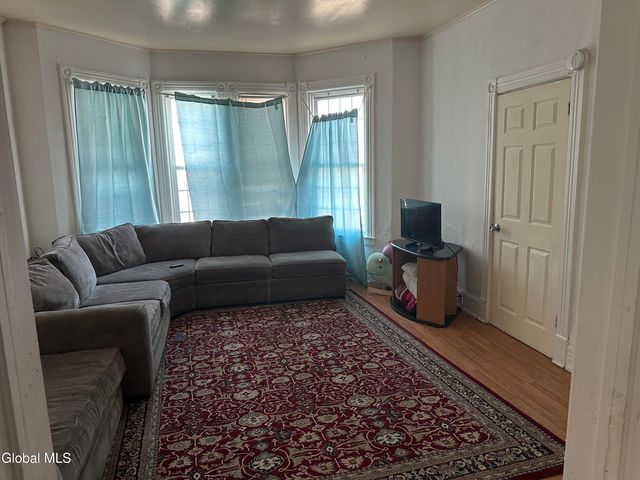 748 Eastern Avenue, Schenectady, NY 12308