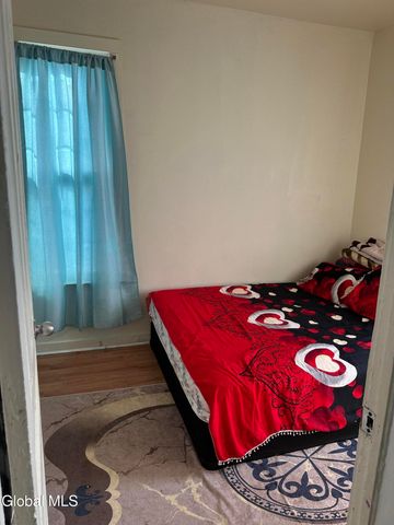 748 Eastern Avenue, Schenectady, NY 12308