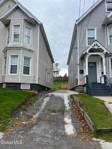 748 Eastern Avenue, Schenectady, NY 12308