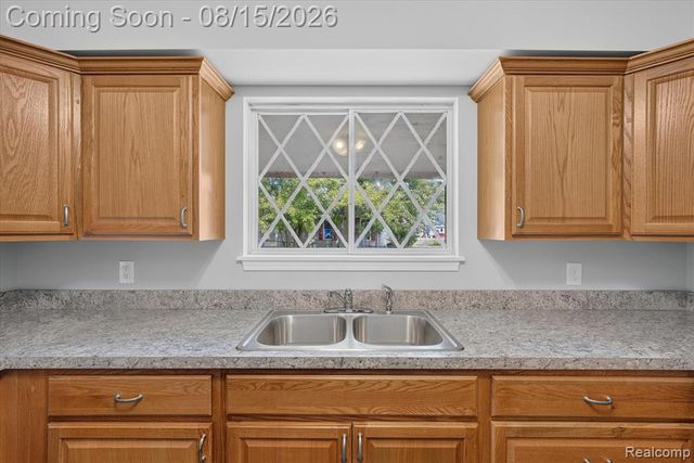 4235 Lake Grove Court, White Lake, MI 48383