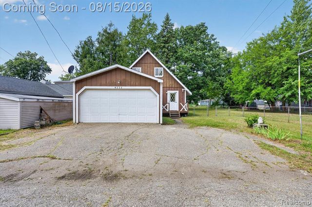 4235 Lake Grove Court, White Lake, MI 48383
