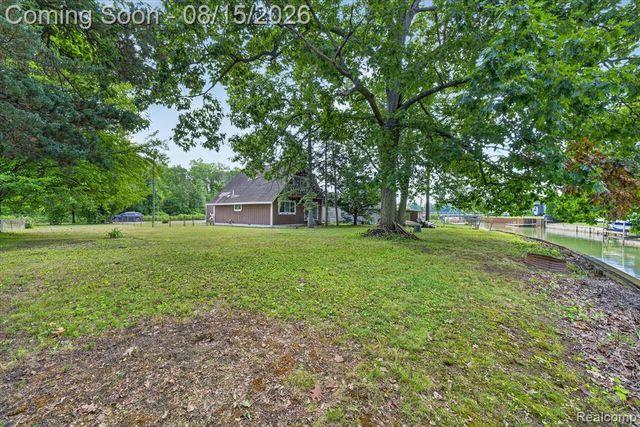 4235 Lake Grove Court, White Lake, MI 48383