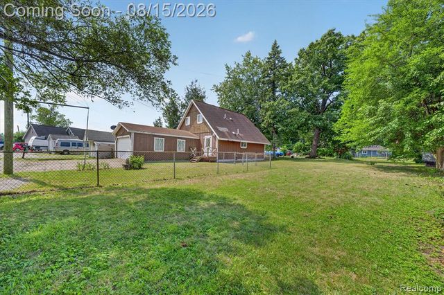4235 Lake Grove Court, White Lake, MI 48383