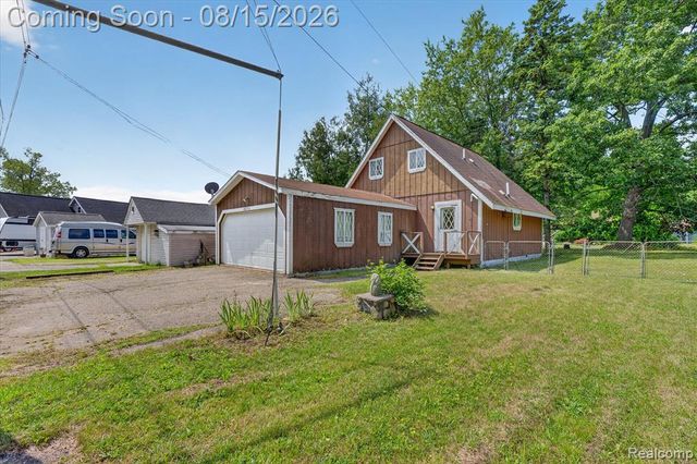 4235 Lake Grove Court, White Lake, MI 48383