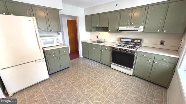 1402 HEARTH DR, North Wales, PA 19454