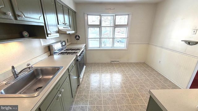 1402 HEARTH DR, North Wales, PA 19454