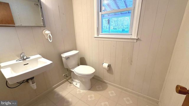 1402 HEARTH DR, North Wales, PA 19454