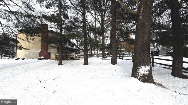 1402 HEARTH DR, North Wales, PA 19454