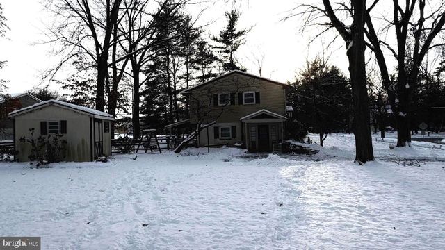 1402 HEARTH DR, North Wales, PA 19454