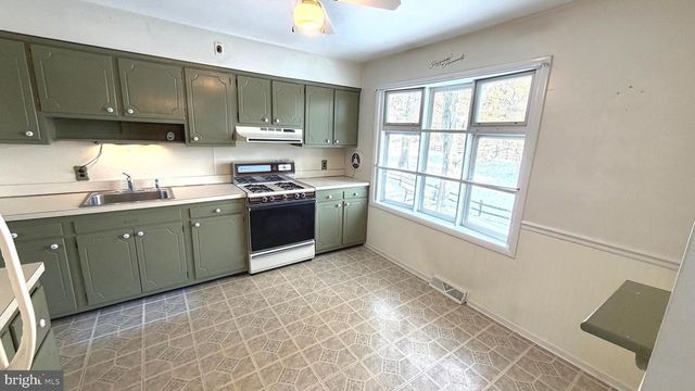 1402 HEARTH DR, North Wales, PA 19454