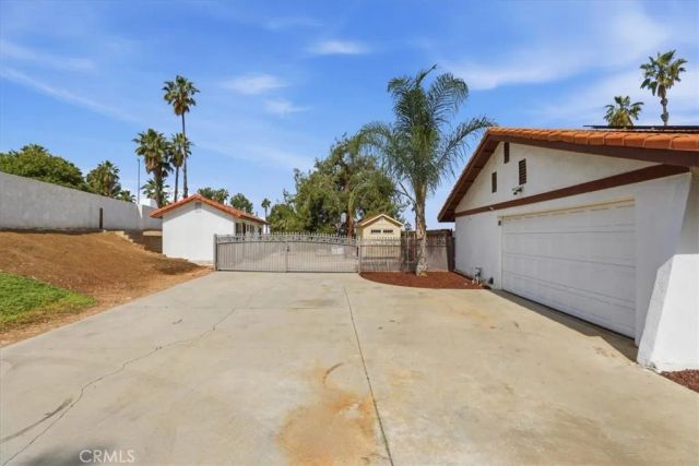 15745 Saddleback Road, Riverside, CA 92506