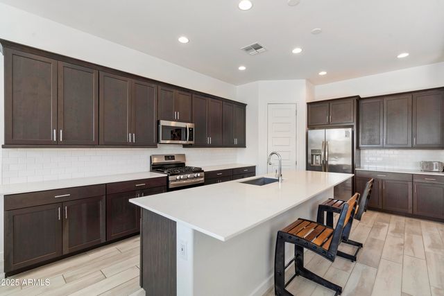 9329 W SELLS Drive, Phoenix, AZ 85037